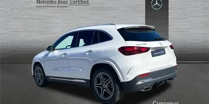 Usado Mercedes GLA200 163 CV (119 kW) 2025 Blanco SUV