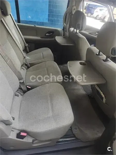 Usado Renault Espace Expression 120 CV (88 kW) 2005 Beige Monovolumen