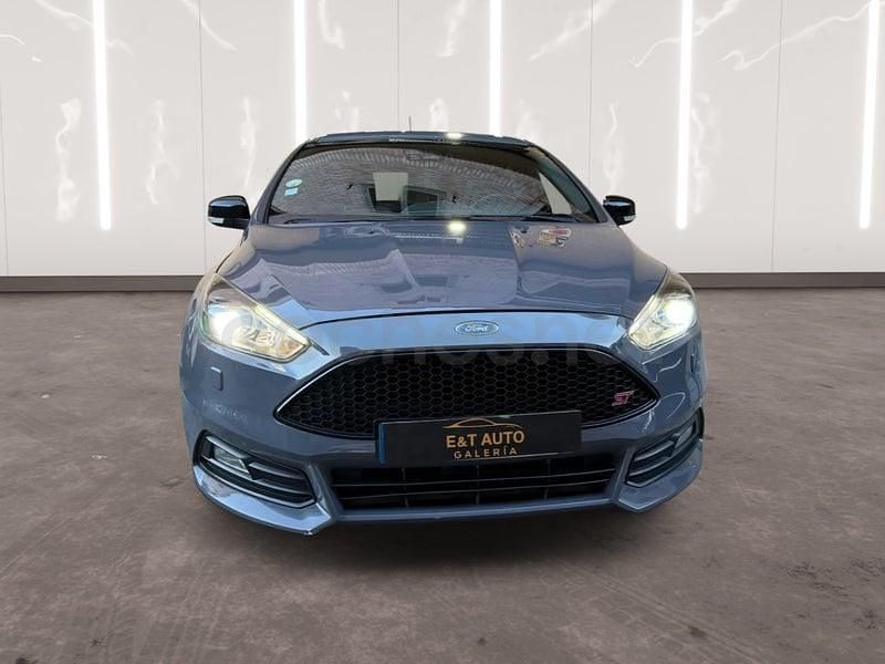 Usado Ford Focus ST 185 CV (136 kW) 2015 Gris / plata Berlina