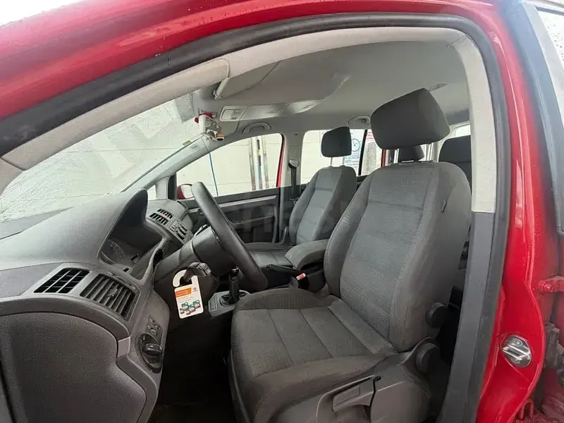 Usado VW Touran Edition 105 CV (77 kW) 2007 Rojo Monovolumen