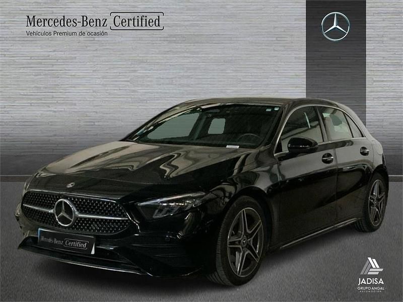 Negro Usado 2025 Mercedes A180 AMG line Berlina | 33.490 € (Precio justo) - Imagen 1/4