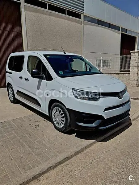 Usado Toyota Proace Verso Advance 131 CV (96 kW) 2022 Blanco Familiar