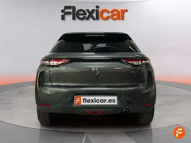 Usado DS Automobiles DS3 Crossback So Chic 110 CV (80 kW) 2021 Gris SUV