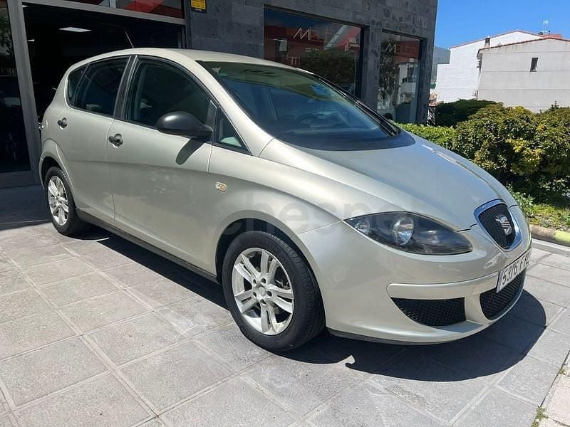 Usado Seat Altea 102 CV (75 kW) 2007 Beige Monovolumen