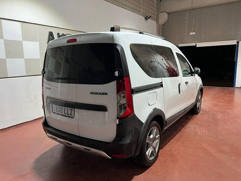 Usado Dacia Dokker Essentiel 95 HP (69 kW) 2020 Branco Monovolume