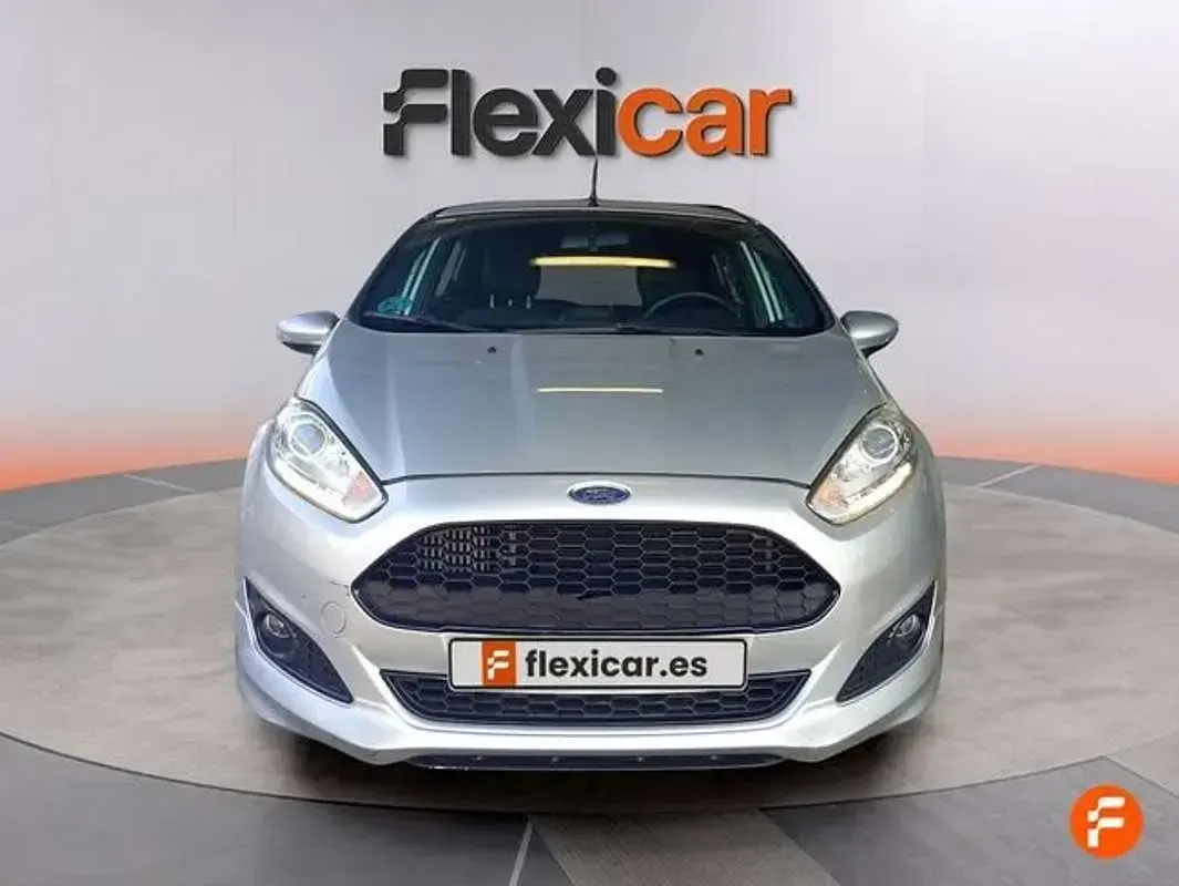 Usado Ford Fiesta ST-Line 101 CV (74 kW) 2017 Gris Utilitario