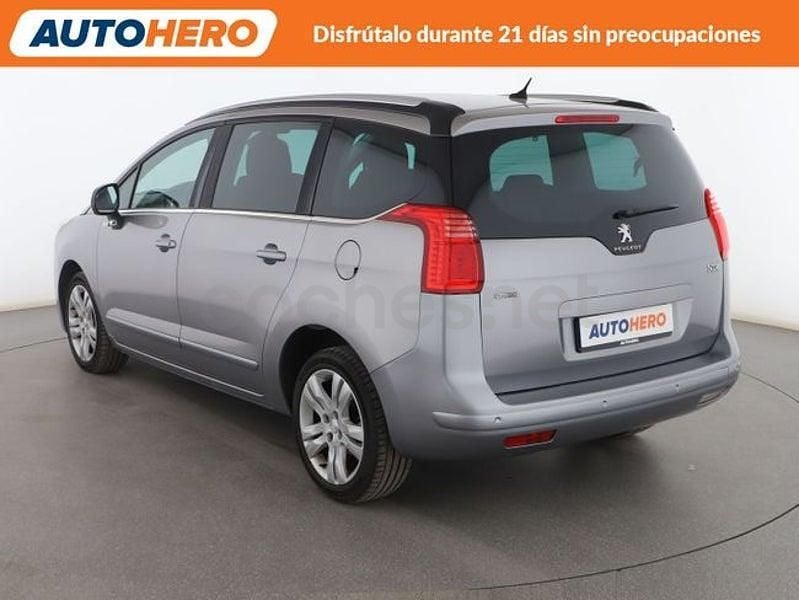Usado Peugeot 5008 Style 121 CV (88 kW) 2016 Gris Monovolumen
