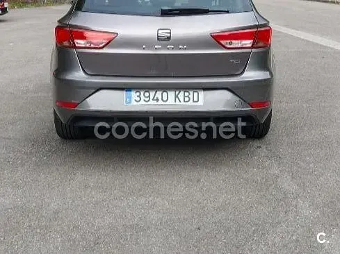 Usado Seat Leon ST Style 115 CV (84 kW) 2017 Gris / plata Familiar
