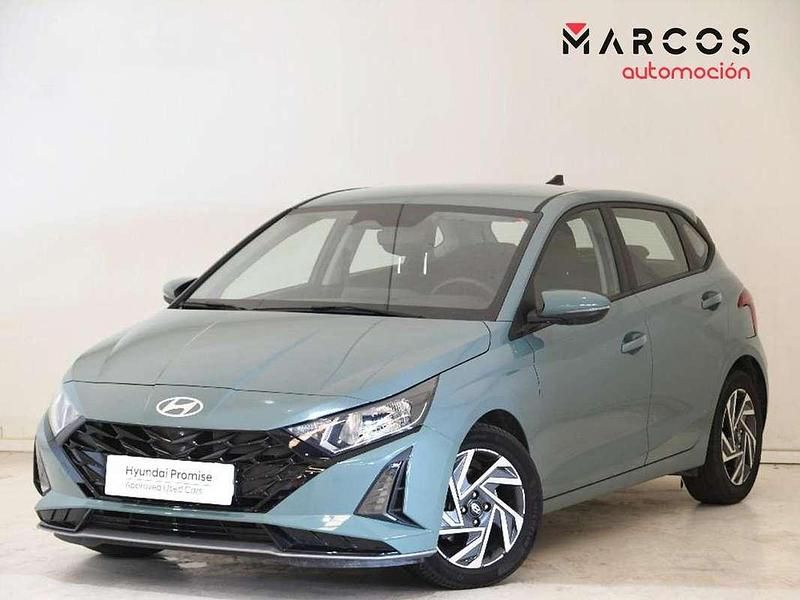 Verde Usado 2024 Hyundai i20 Utilitario | 15.900 € (Precio justo) - Imagen 1/4