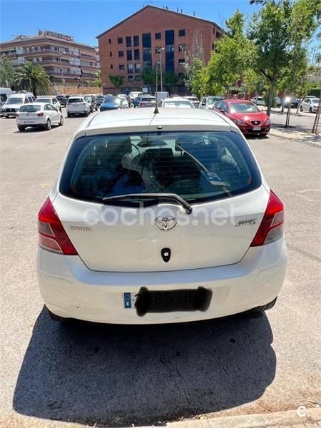 Blanco Usado 2010 Toyota Yaris Berlina | 5699 € (Precio justo) - Imagen 1/1