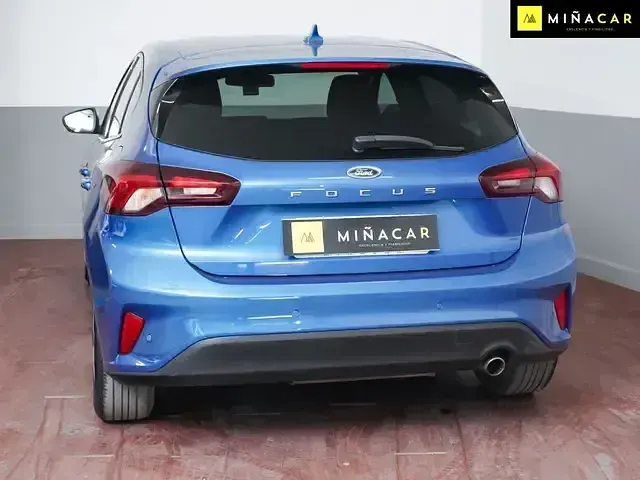 Usado Ford Focus Active 120 CV (88 kW) 2022 Azul Familiar