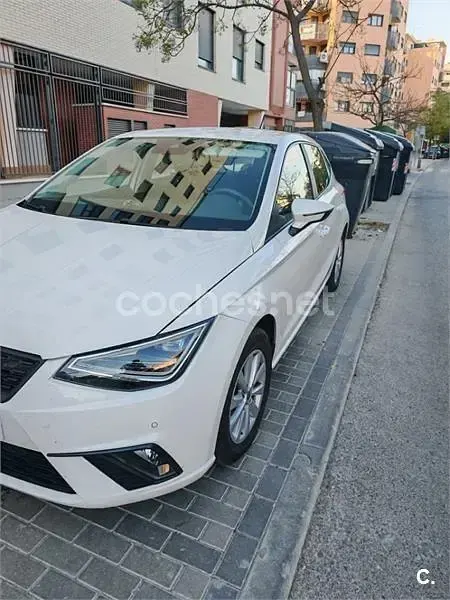 Usado Seat Ibiza Style 110 CV (80 kW) 2022 Blanco Utilitario