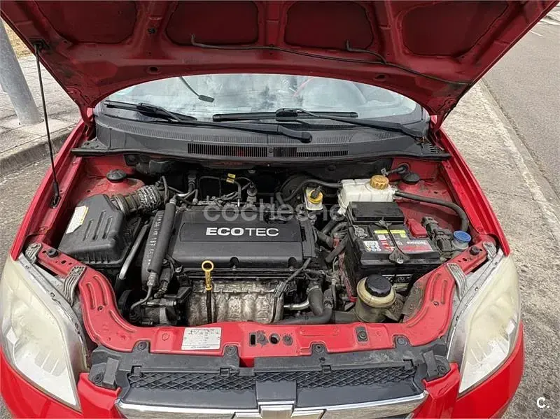 Usado Chevrolet Aveo LT 94 CV (69 kW) 2010 Rojo Berlina
