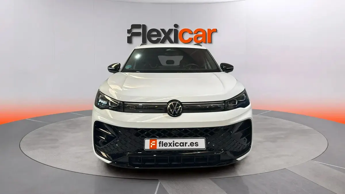 Usado VW Tiguan R-line 150 CV (110 kW) 2024 Blanco SUV