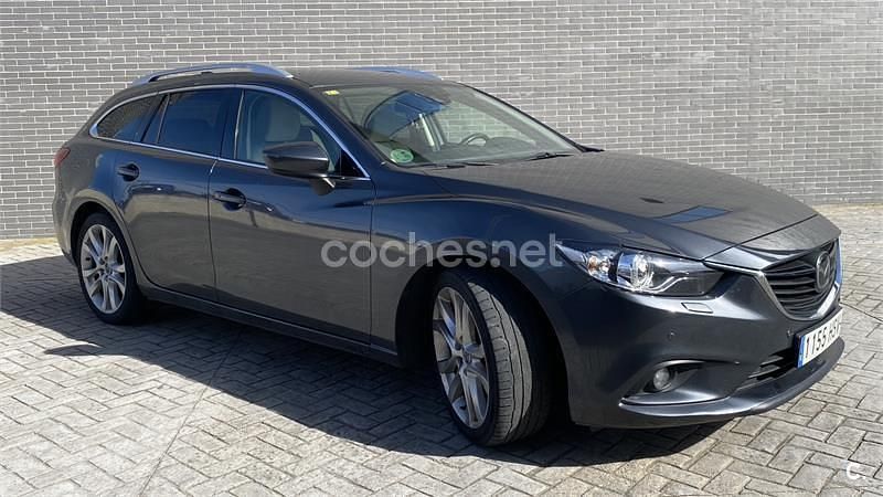 Usado Mazda 6 Luxury 175 CV (128 kW) 2013 Gris / plata Familiar