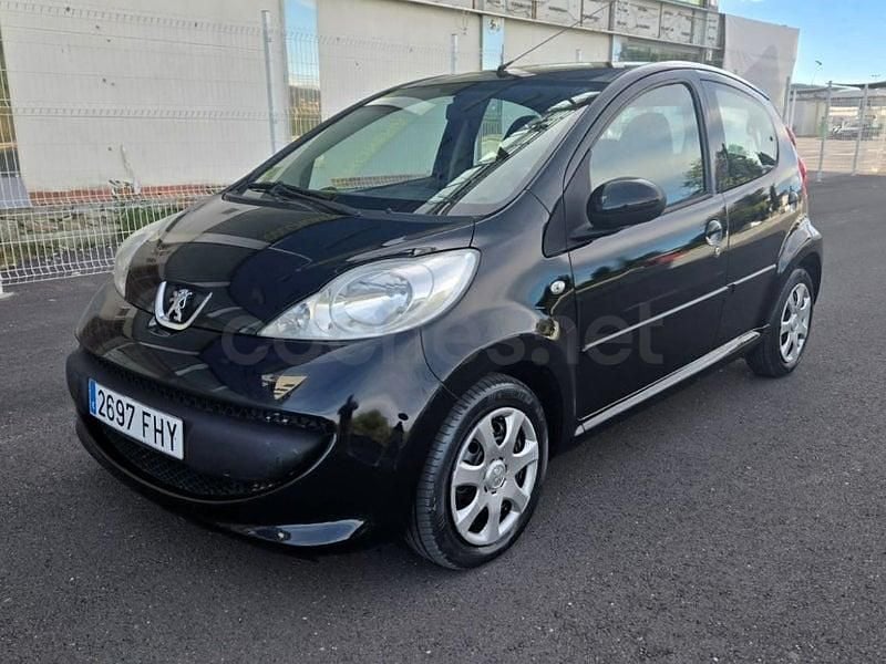 Usado Peugeot 107 54 CV (39 kW) 2008 Negro Utilitario