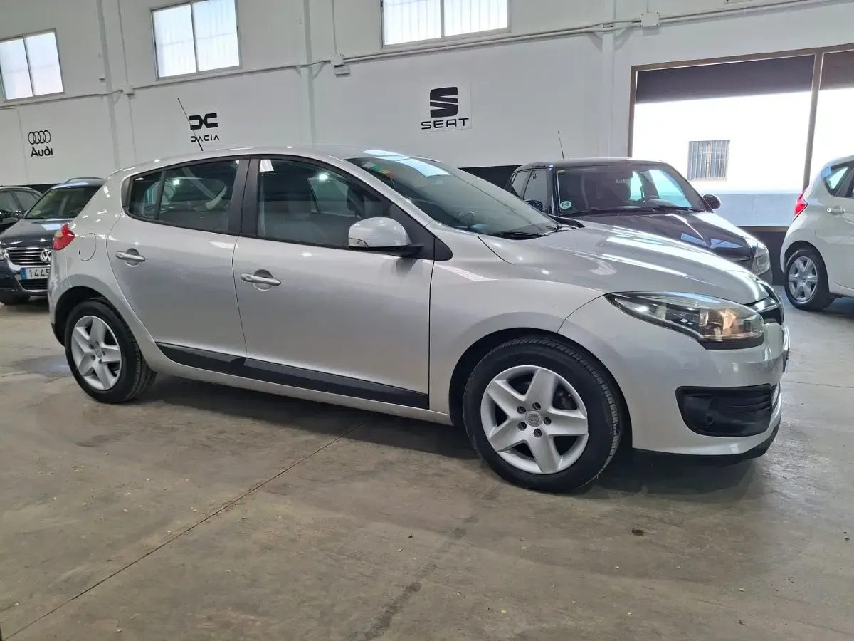Usado Renault Mégane Cabriolet Business 95 CV (69 kW) 2014 Gris Descapotable