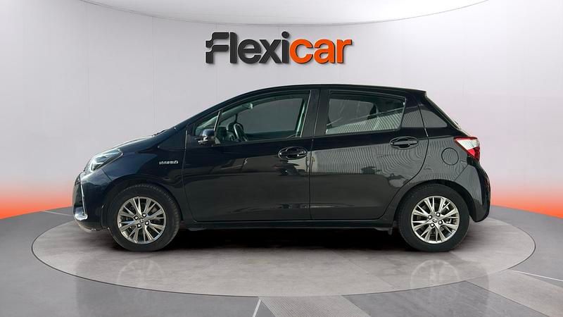 Usado Toyota Yaris Hybrid Active 100 CV (73 kW) 2019 Negro Utilitario