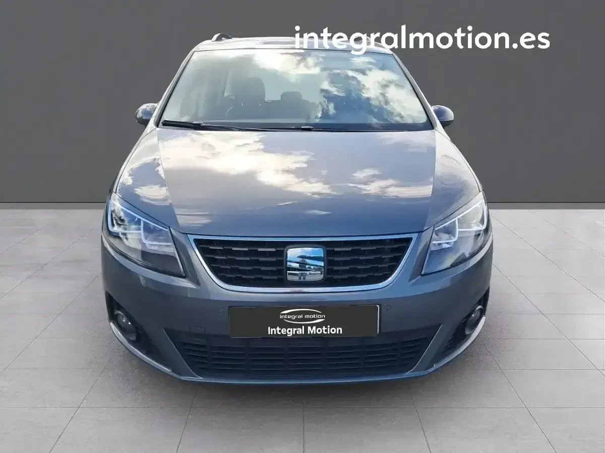 Usado Seat Alhambra Style 149 CV (109 kW) 2020 Gris Monovolumen