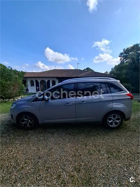 Usado Ford Grand C-Max Trend 105 CV (77 kW) 2011 Gris / plata Monovolumen