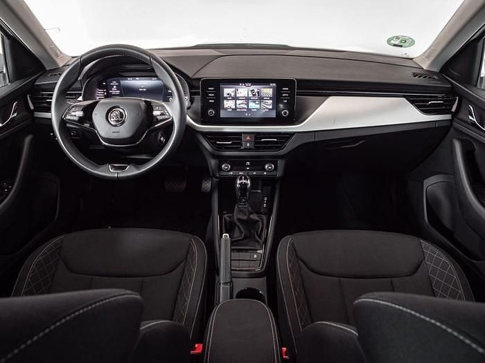 Usado Skoda Kamiq Ambition 110 CV (80 kW) 2022 Blanco SUV