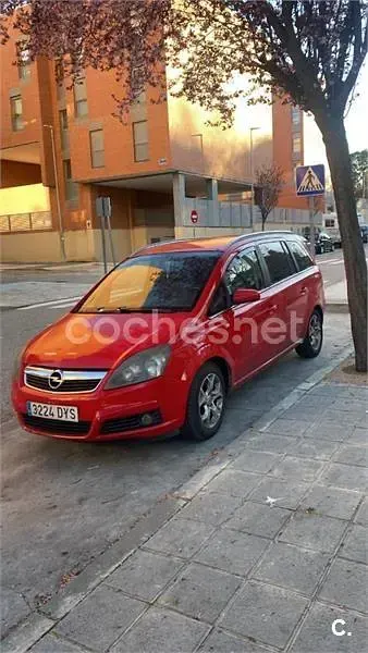 Usado Opel Zafira Cosmo 150 CV (110 kW) 2006 Rojo Monovolumen
