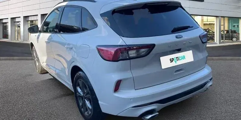 Usado Ford Kuga ST-Line 150 CV (110 kW) 2022 Blanco SUV