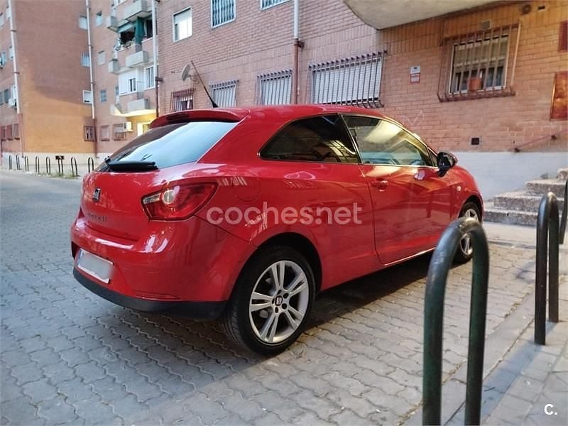 Usado Seat Ibiza SC Sport 105 CV (77 kW) 2010 Rojo Utilitario
