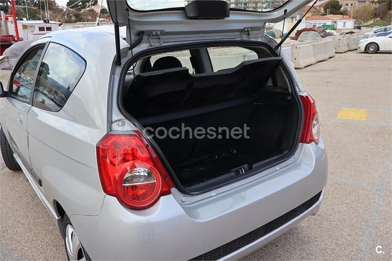 Usado Chevrolet Aveo LS 84 CV (61 kW) 2010 Gris / plata Berlina