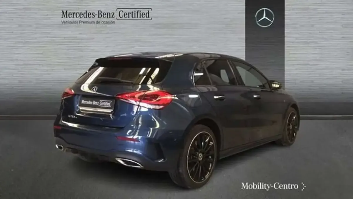 Usado Mercedes A250 218 CV (160 kW) 2021 Azul Berlina