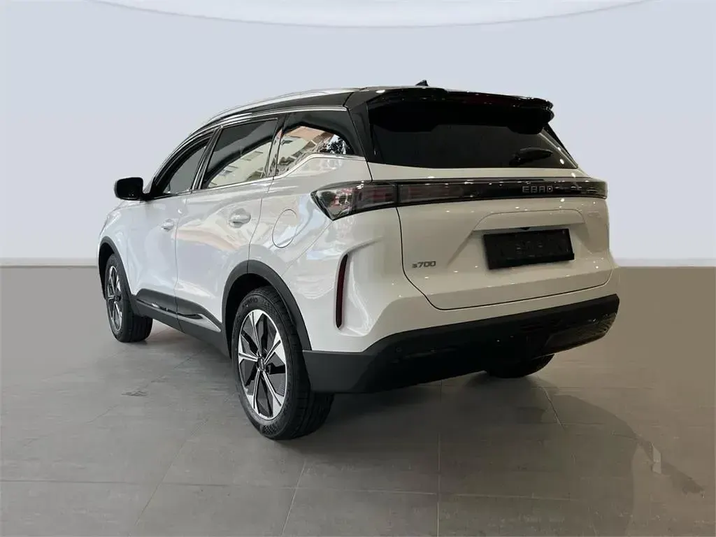 Nuevo Ebro s700 Luxury 279 CV (205 kW) 2026 Blanco + negro SUV
