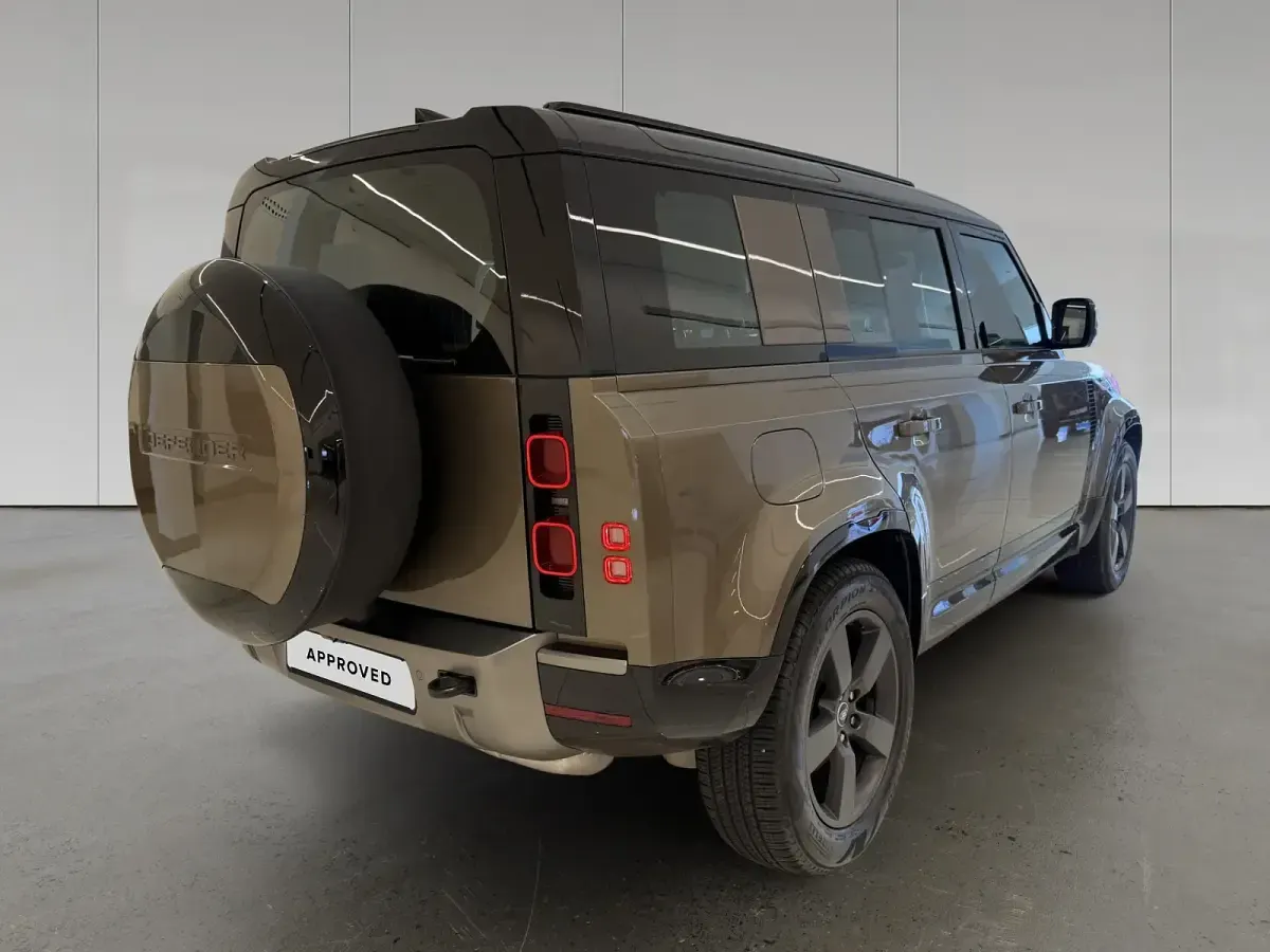 Usado Land Rover Defender SE Dynamic 249 CV (183 kW) 2024 Gondwana stone gloss SUV