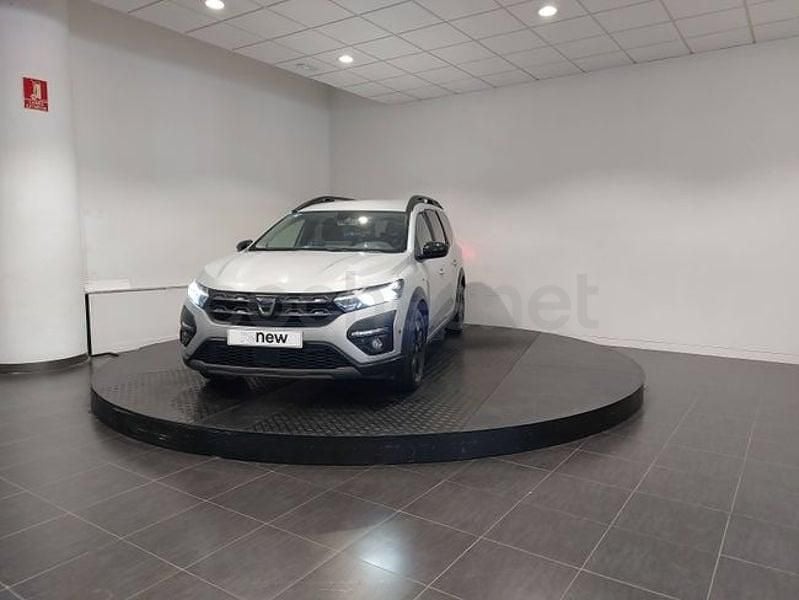 Usado Dacia Jogger Extreme 100 CV (73 kW) 2022 Gris / plata Monovolumen