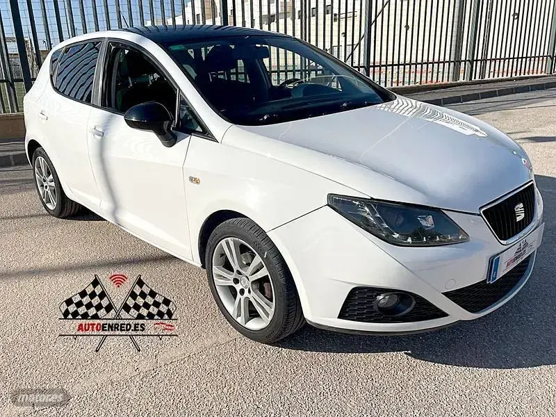 Usado Seat Ibiza Reference 85 CV (62 kW) 2009 Blanco Berlina
