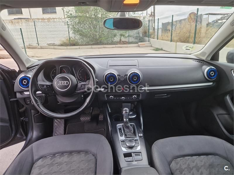 Usado Audi A3 Ambiente 105 CV (77 kW) 2013 Gris / plata Berlina