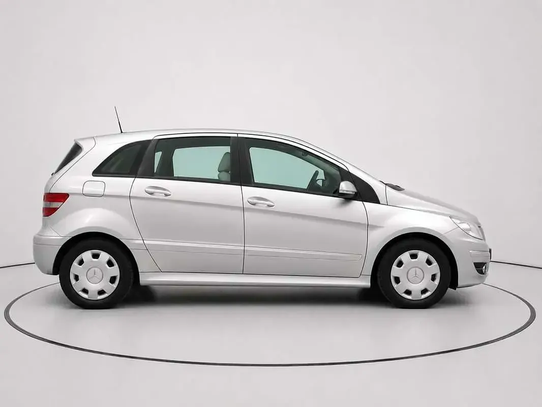 Usado Mercedes B170 116 CV (85 kW) 2005 Gris Monovolumen