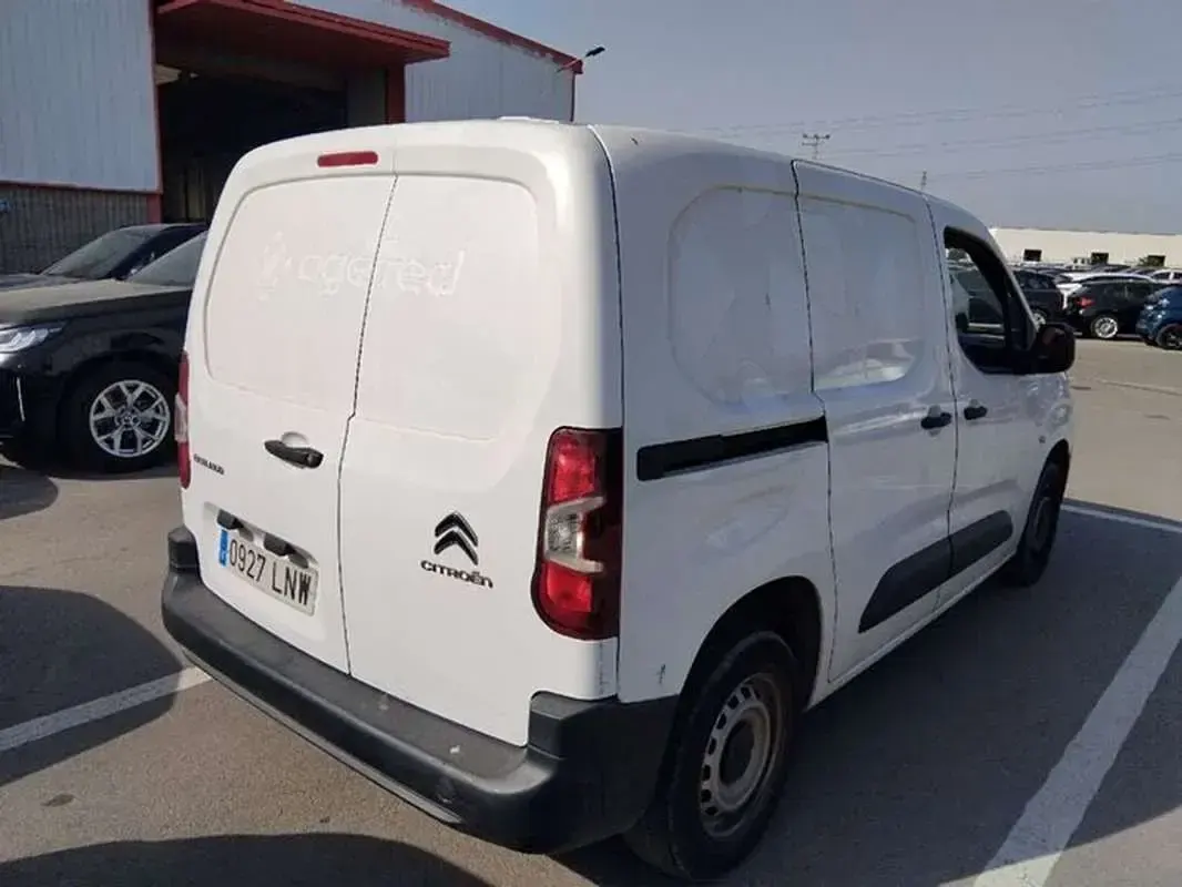 Usado Citroën Berlingo 76 CV (55 kW) 2021 Blanco Monovolumen
