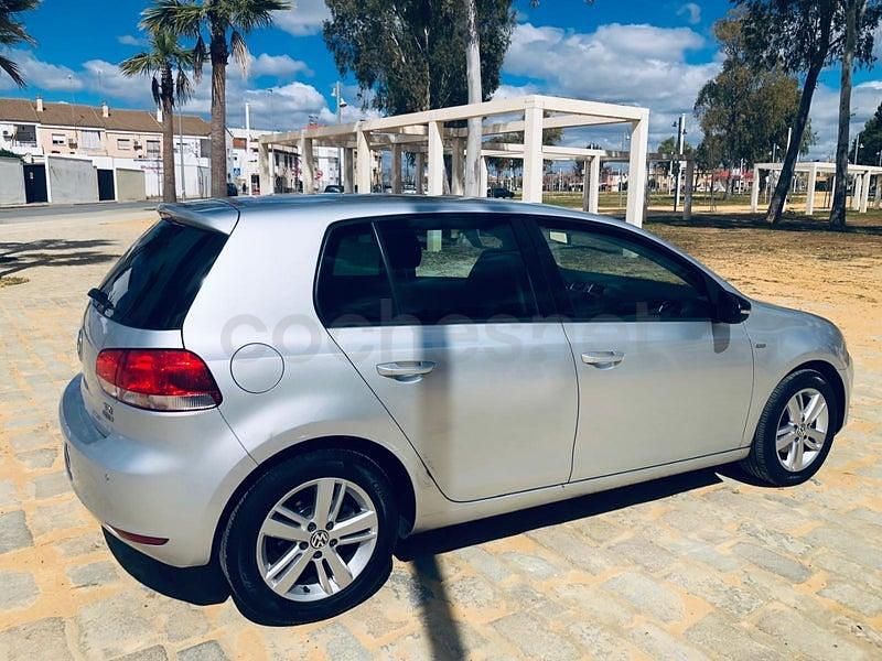 Usado VW Golf VII 105 CV (77 kW) 2012 Gris / plata Berlina