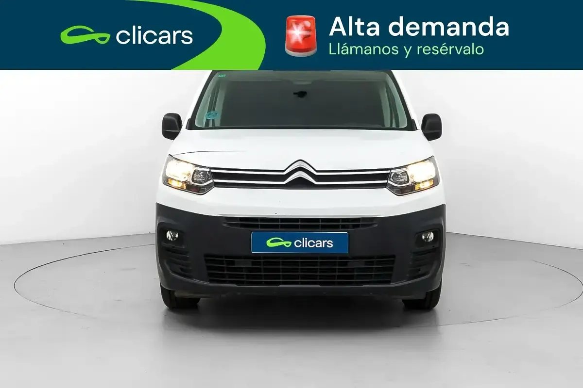 Usado Citroën Berlingo 100 CV (73 kW) 2022 Blanco Monovolumen