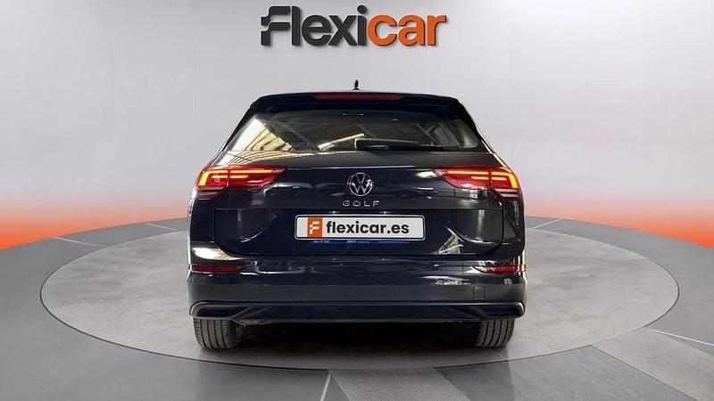 Usado VW Golf VIII 116 HP (85 kW) 2021 Cinzento Carrinha