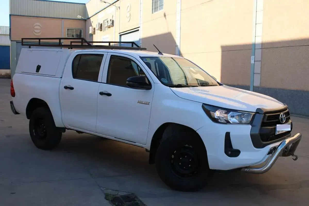 Usado Toyota HiLux 150 CV (110 kW) 2022 Blanco Pickup/Camioneta