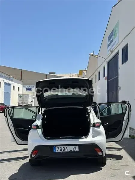 Usado Peugeot 308 Allure 130 CV (95 kW) 2022 Blanco Berlina