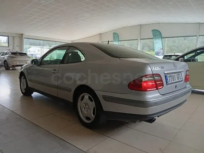 Usado Mercedes CLK320 Elegance 218 CV (160 kW) 1998 Gris / plata Coupe