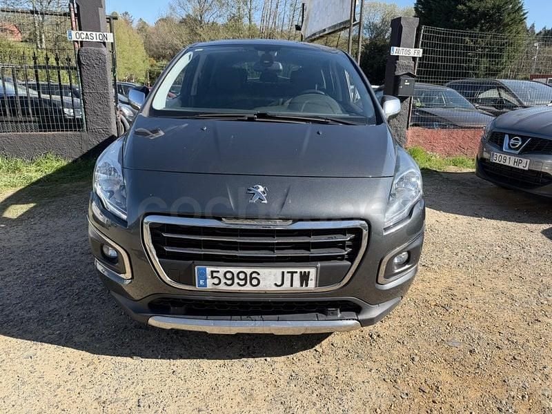 Usado Peugeot 3008 Allure 120 CV (88 kW) 2016 Beige SUV