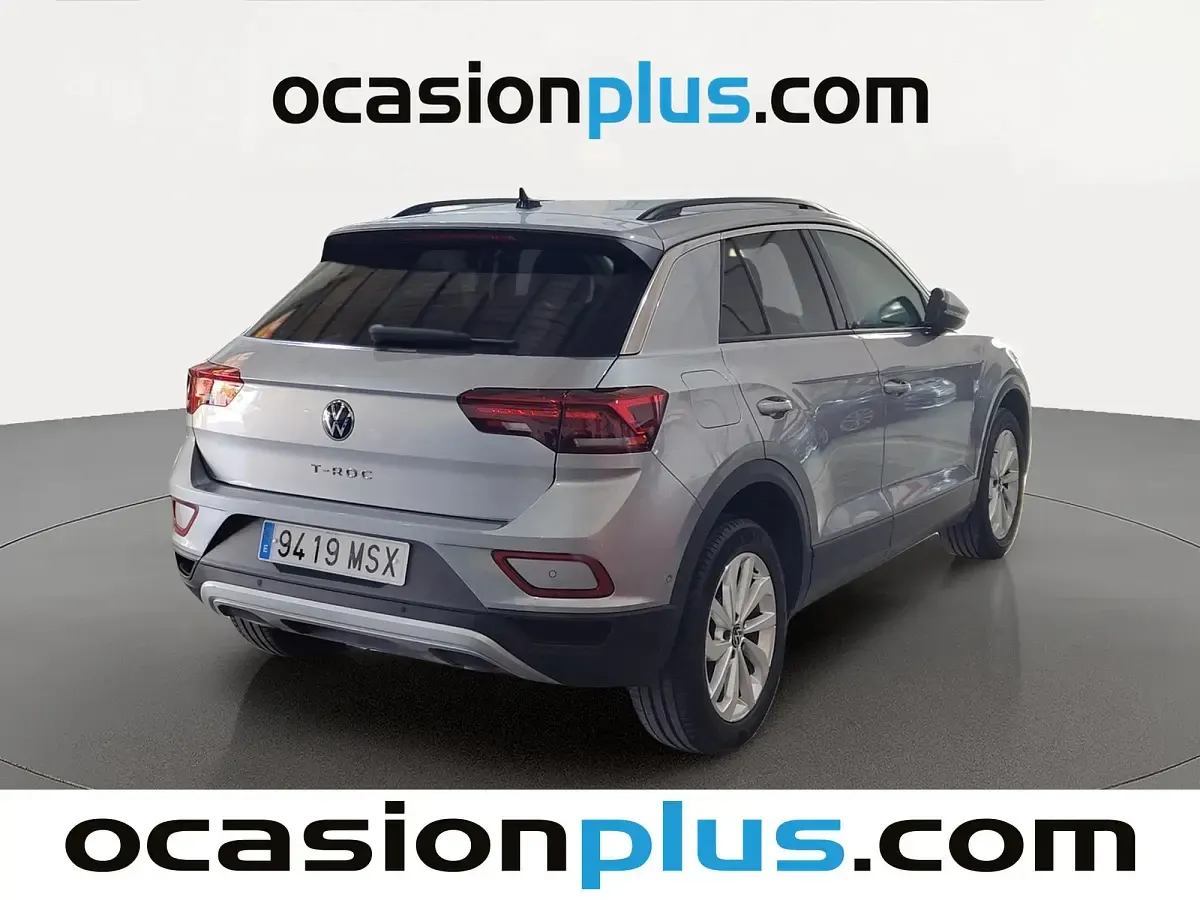 Usado VW T-Roc Life 110 CV (80 kW) 2024 Gris plata SUV
