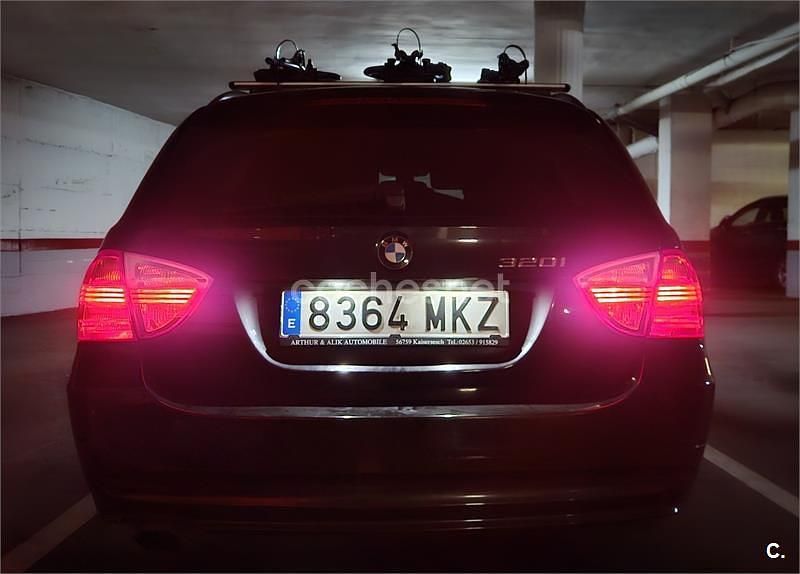 Usado BMW 320 150 CV (110 kW) 2008 Negro Familiar