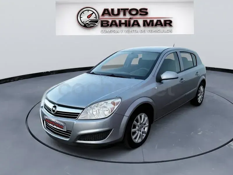 Usado Opel Astra Cosmo 100 CV (73 kW) 2008 Gris / plata Berlina
