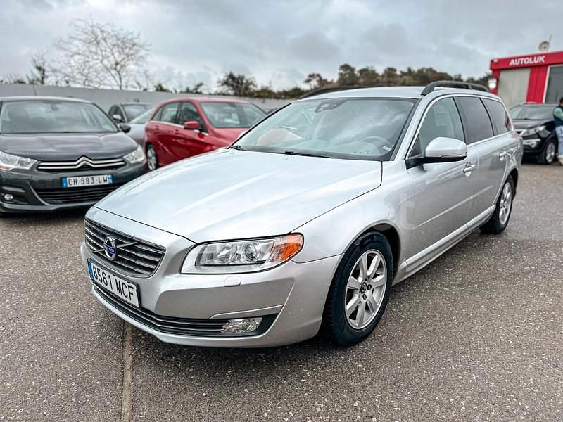 Gris / plata Usado 2015 Volvo V70 Momentum Familiar | 13.500 € - Imagen 1/4