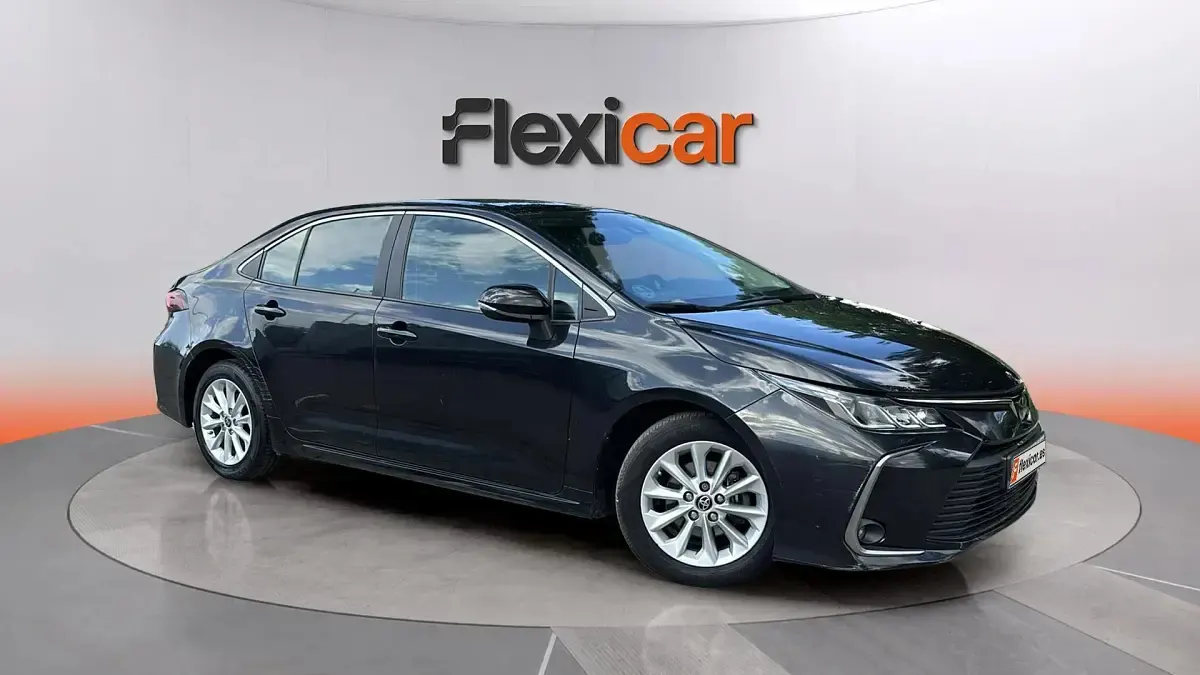 Używany Toyota Corolla Active 125 KM (91 kW) 2023 Sedan/Limuzyna