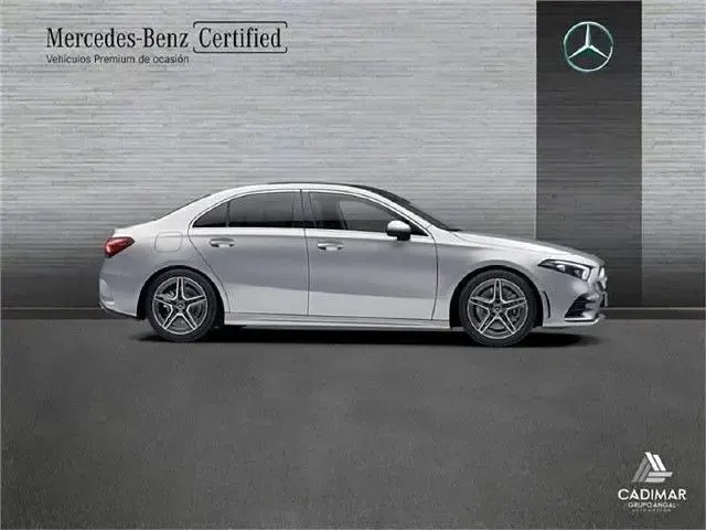Usado Mercedes A250 218 CV (160 kW) 2021 Plata iridio Berlina